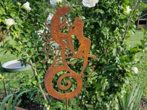 Gartenstecker Nymphenpaar Rost 110cm romantische gartendeko
