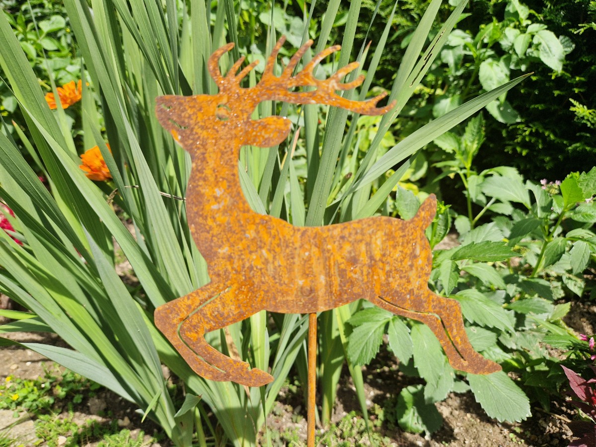 kleiner hirsch rostige gartendeko