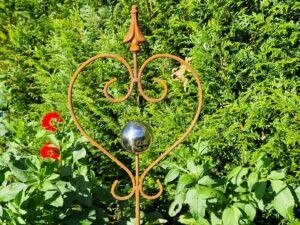 Herz am Stab mit Edelstahlkugel Rost H130cm deko