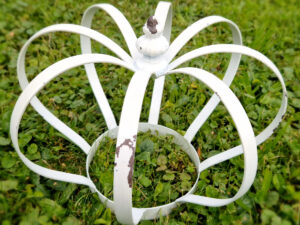 krone weiss metalldeko