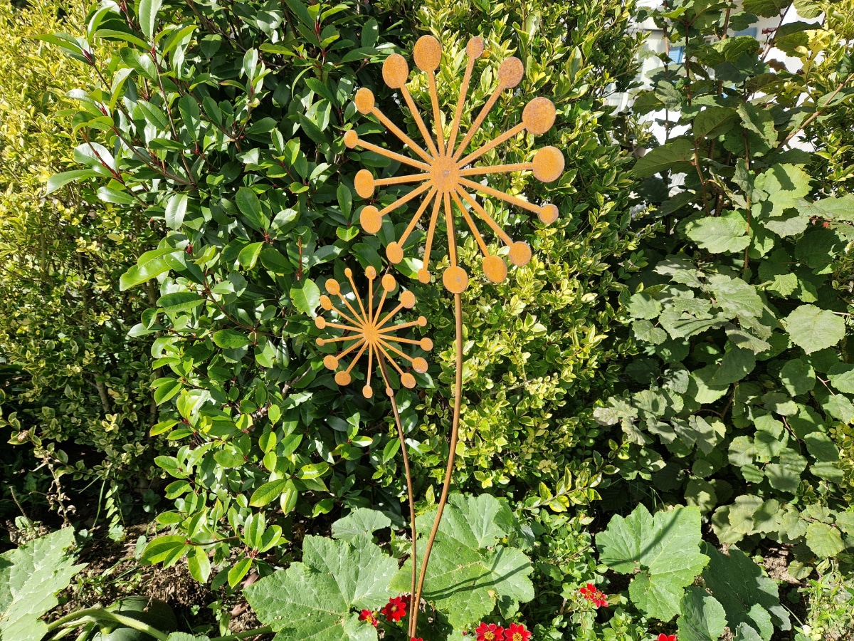 Pusteblume Rost 134cm am Stab romantische gartendeko