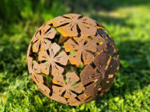 Boule de rouille fleurs 20cm Décor métal jardin