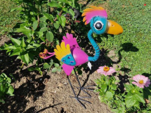 Vogel aus Metall pink 64cm bunte gartendeko aus metall